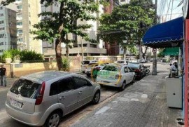 Apartamento com 1 dormitório para alugar, 50 m² por R$ 1.800,00/mês - Boa Viagem - Recife/PE